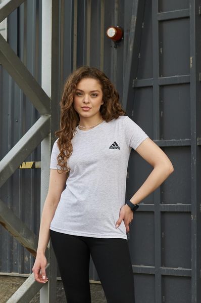 Жіноча футболка Adidas сіра 33385 фото